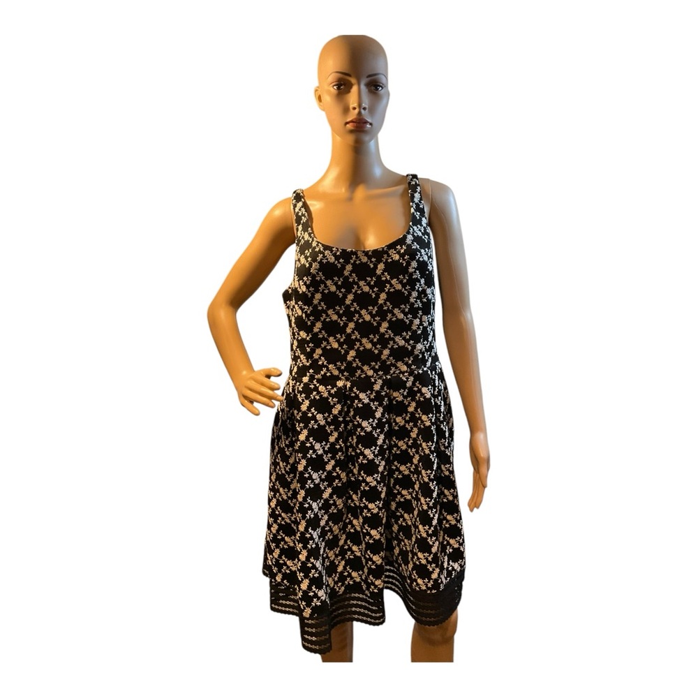 SB by Sachin &Babi Women’s Embroidered Sleeveless Fit & Flare Black Dress Size L